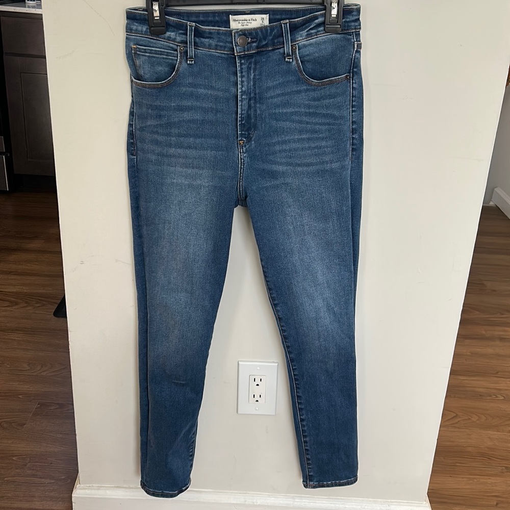 A&F super skinny high rise jeans short